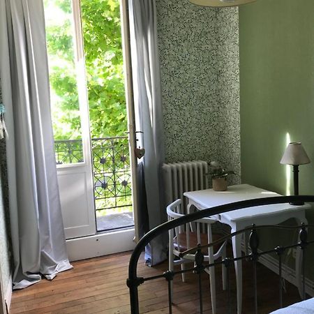 Bed and Breakfast Un Jardin Dans La Ville Шалон-ан-Шампань Экстерьер фото