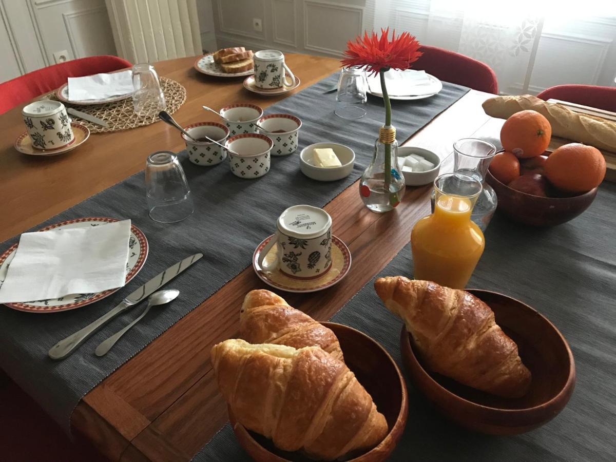 Bed and Breakfast Un Jardin Dans La Ville Шалон-ан-Шампань Экстерьер фото