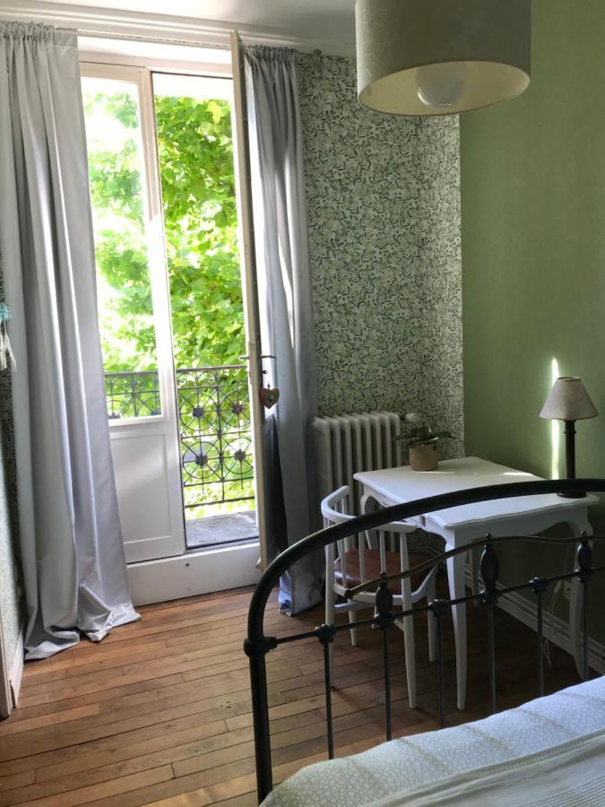 Bed and Breakfast Un Jardin Dans La Ville Шалон-ан-Шампань Экстерьер фото