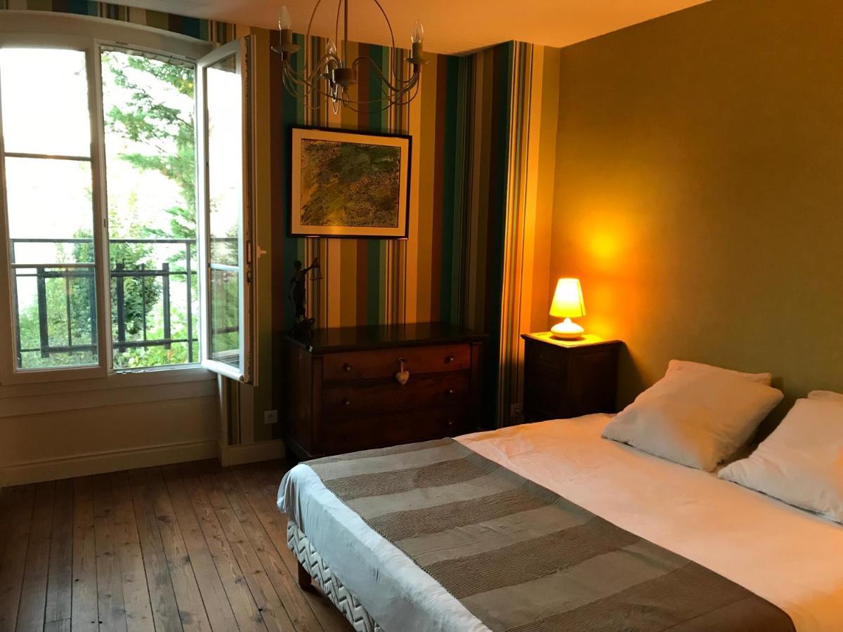 Bed and Breakfast Un Jardin Dans La Ville Шалон-ан-Шампань Экстерьер фото